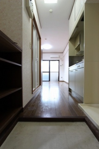 信和ビルのロビー