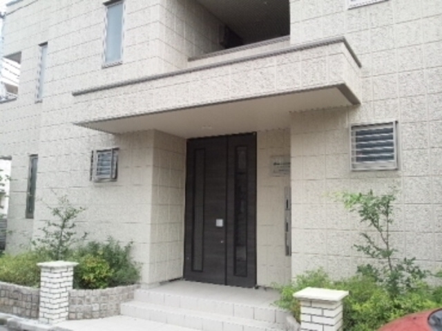 ガーデンズメゾンＡのエントランス|★オートロック付きエントランス★