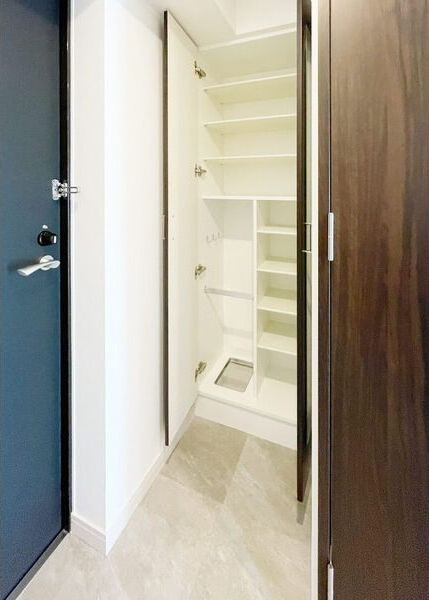 P's imaike(ピースイマイケ)の玄関