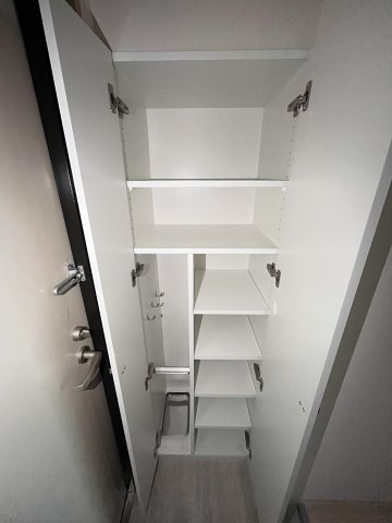 大阪市旭区新森６丁目の賃貸マンションの玄関