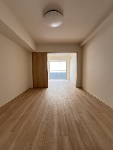 大阪市旭区新森６丁目の賃貸マンションの居間・リビング