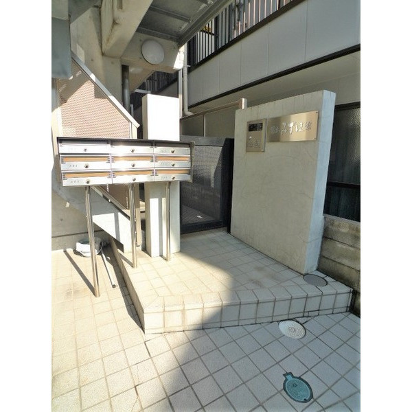 メション志木のロビー