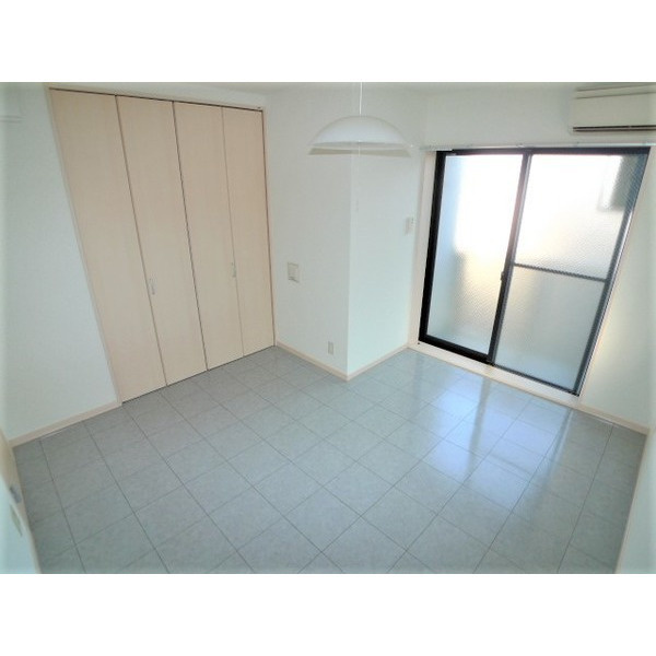 メション志木の洋室