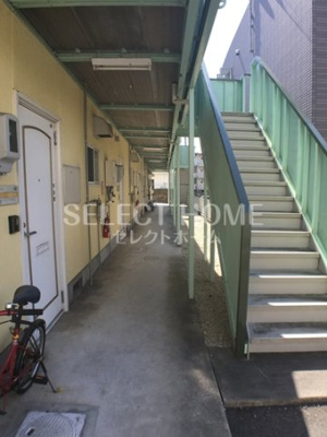 【エントランス】 | ライトハイツI棟 | 毎日通るエントランスはこのようになっています