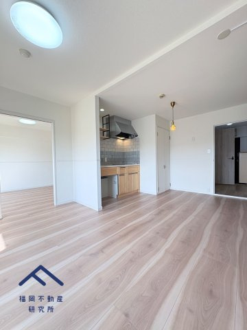 ロワールマンション大橋5の居間・リビング