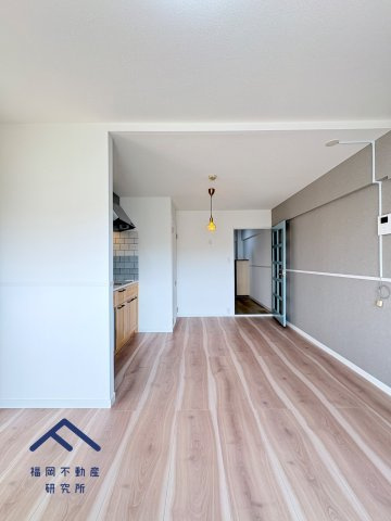 ロワールマンション大橋5の居間・リビング