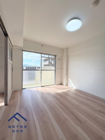 ロワールマンション大橋5の居間・リビング