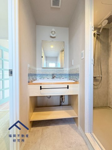 ロワールマンション大橋5の独立洗面台