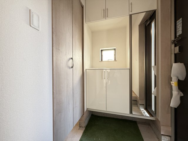 明石市沢野２丁目新築戸建の玄関