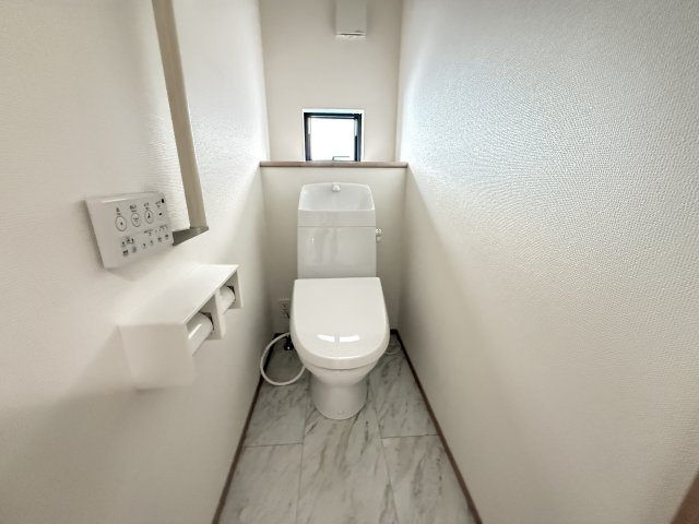 明石市沢野２丁目新築戸建のトイレ