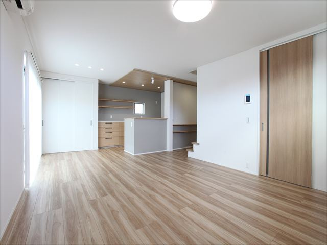 【居間・リビング】の画像