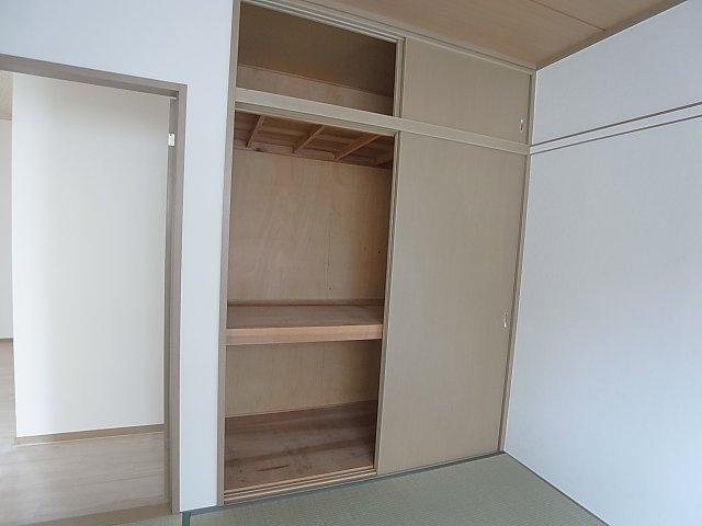 ビーラインミフネ1号館の収納|押入れ収納スペース