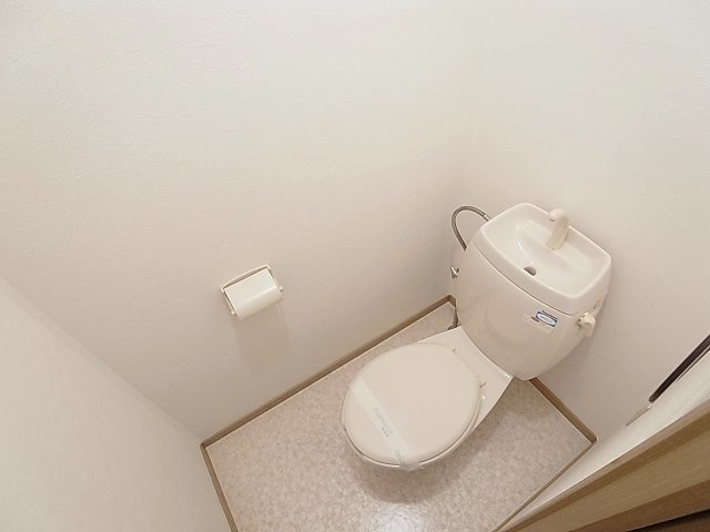 ビーラインミフネ1号館のトイレ|ウォシュレット取付可能のトイレ