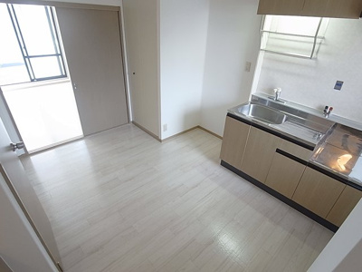 【居間・リビング】 | ビーラインミフネ1号館 | 綺麗なダイニングキッチン