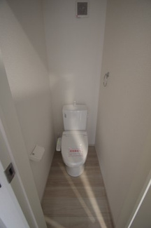 【トイレ】 | 【仲介手数料無料！！】八王子市長沼町　新築戸建て（全7棟）2号棟　4599万円