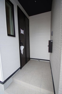 【玄関】 | 【仲介手数料無料！！】八王子市長沼町　新築戸建て（全7棟）2号棟　4599万円