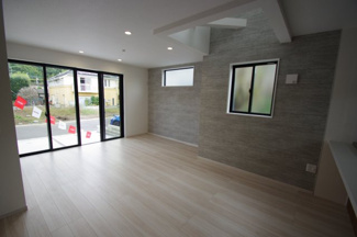 【居間・リビング】 | 【仲介手数料無料！！】八王子市長沼町　新築戸建て（全7棟）2号棟　4599万円