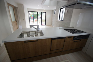 【キッチン】 | 【仲介手数料無料！！】八王子市長沼町　新築戸建て（全7棟）2号棟　4599万円