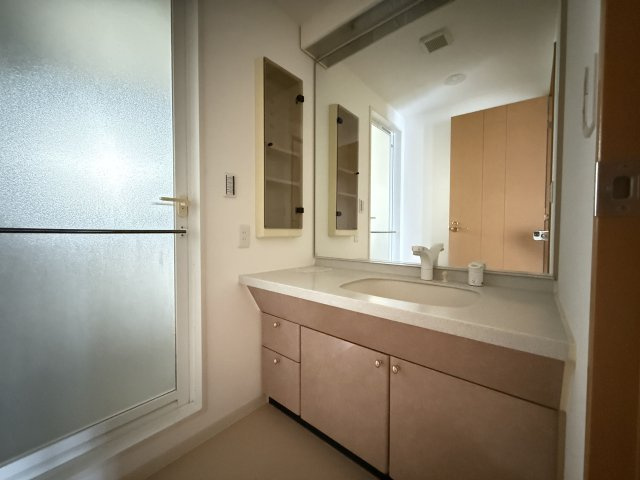 東急ドエルアルス明石朝霧台の独立洗面台