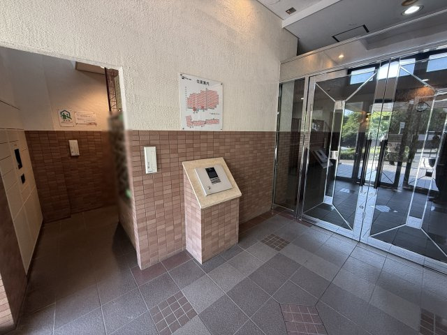 東急ドエルアルス明石朝霧台のエントランス