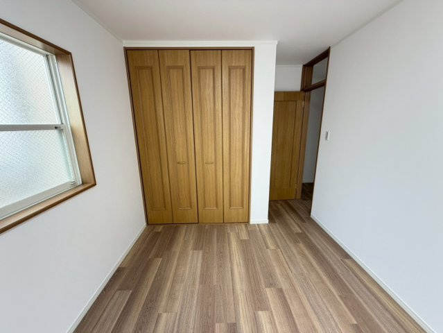 元郷2丁目の洋室