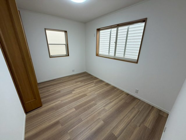 元郷2丁目の洋室