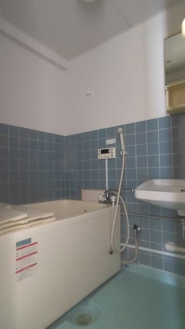 須田ビルの浴室