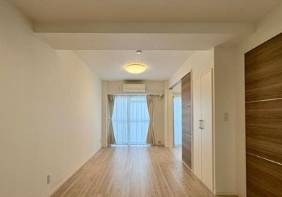 【居間・リビング】 | チサンマンションリョウゴク | ゆったりとした居間です