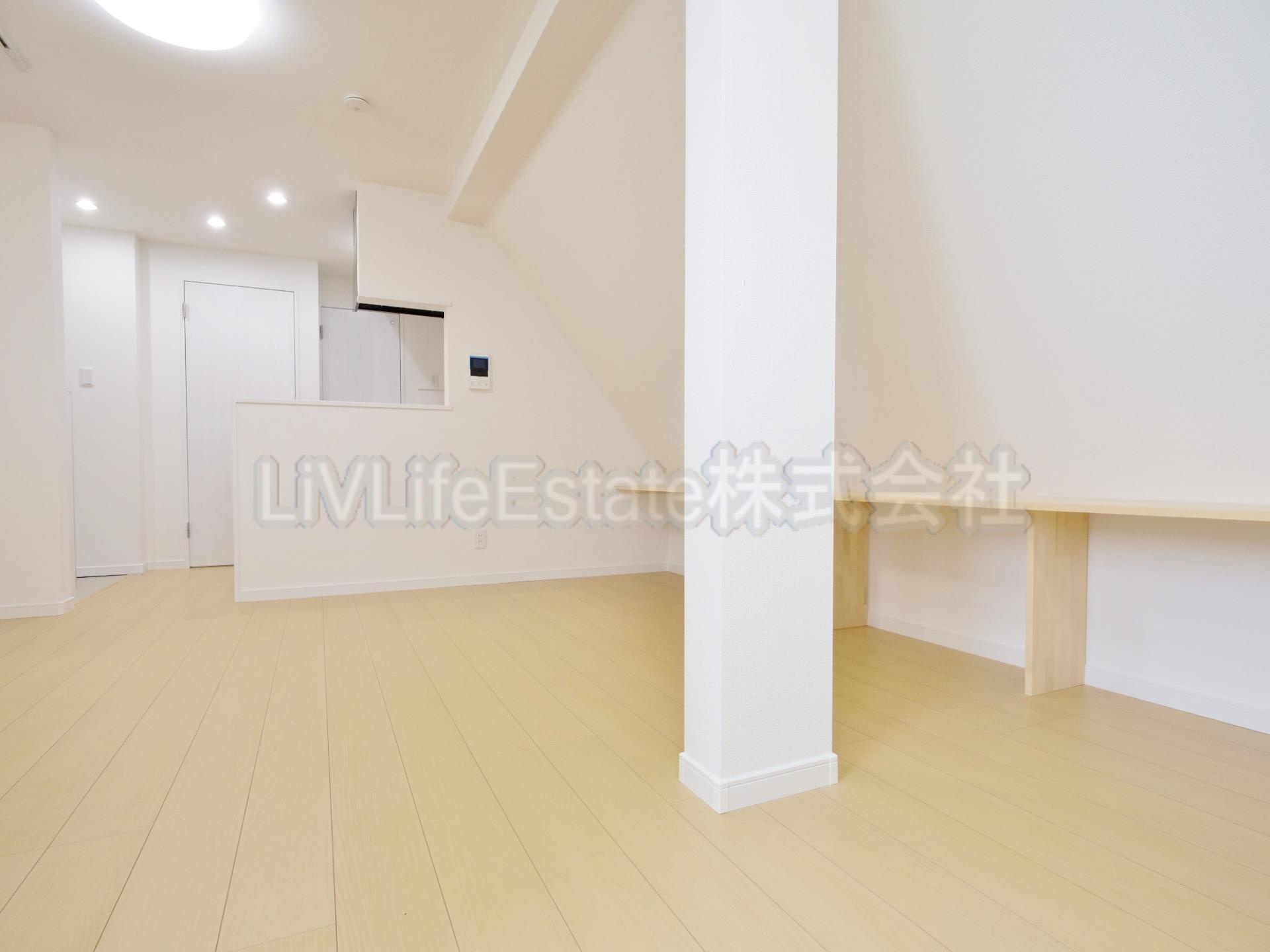 ＬＵＸＩＳ久米川の洋室