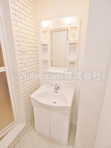 ＬＵＸＩＳ久米川の洗面所