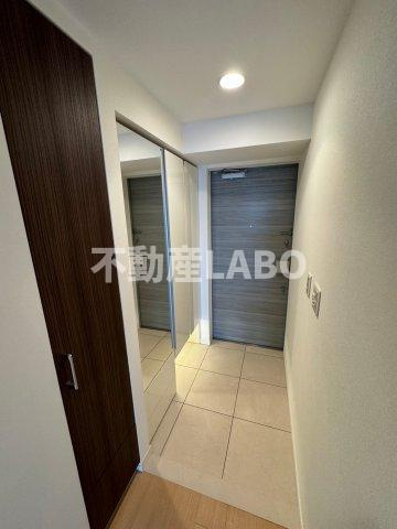 メイツブラン九条駅前の玄関