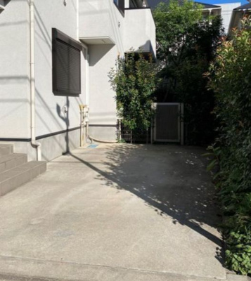 【駐車場】 | ポプラ倶楽部25 | 車をお持ちの方に嬉しい駐車場付きの物件です