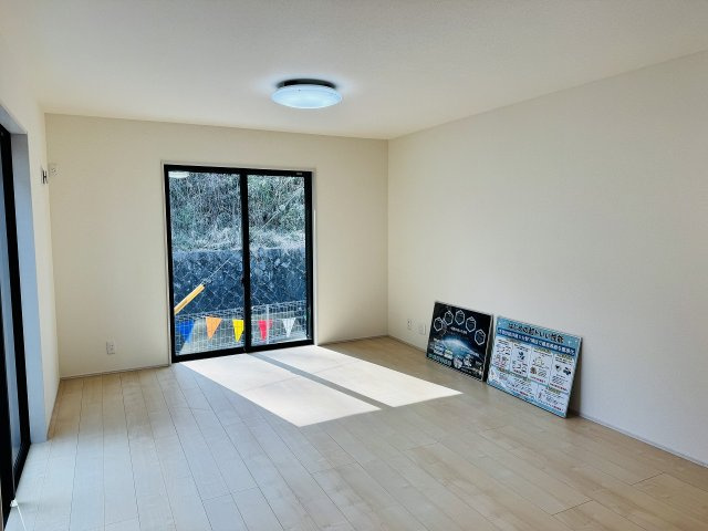 八王子市　元八王子町　新築一戸建て　２３期の内装|～17.75帖の明るいLDKで、家族団欒の時間をお過ごしいただけます～