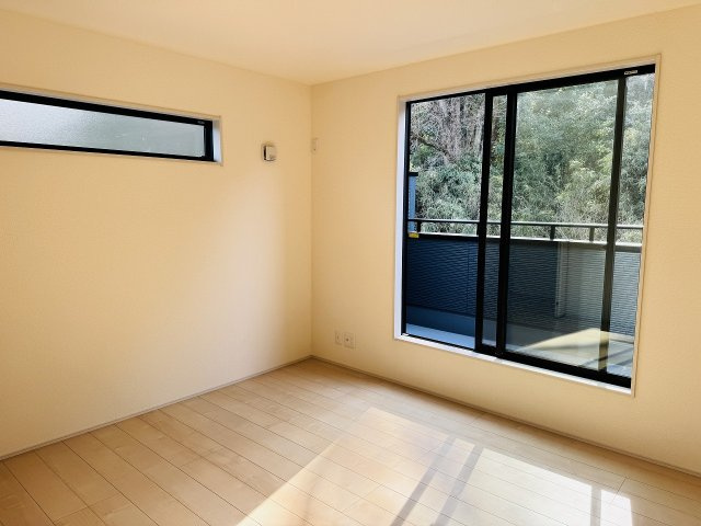 八王子市　元八王子町　新築一戸建て　２３期の寝室|～バルコニーに面している7.0帖の主寝室～