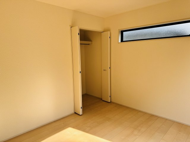 八王子市　元八王子町　新築一戸建て　２３期の洋室|～収納力の高いクローゼット完備～