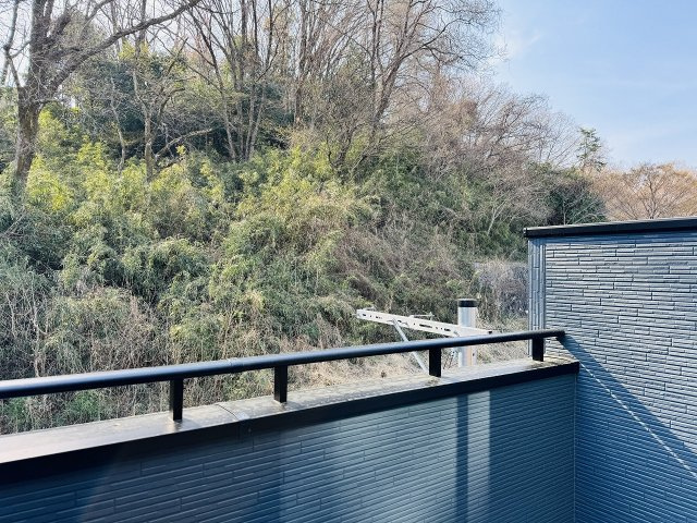 八王子市　元八王子町　新築一戸建て　２３期のバルコニー|～陽当たりの良いバルコニー　洗濯物がよく乾きそうです～