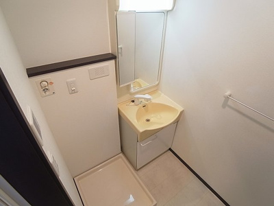 【洗面所】 | J・グランデ神戸谷上 | シャワー付きの独立洗面台