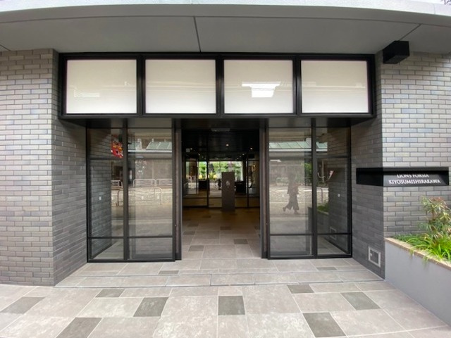 ライオンズフォーシア清澄白河のエントランス