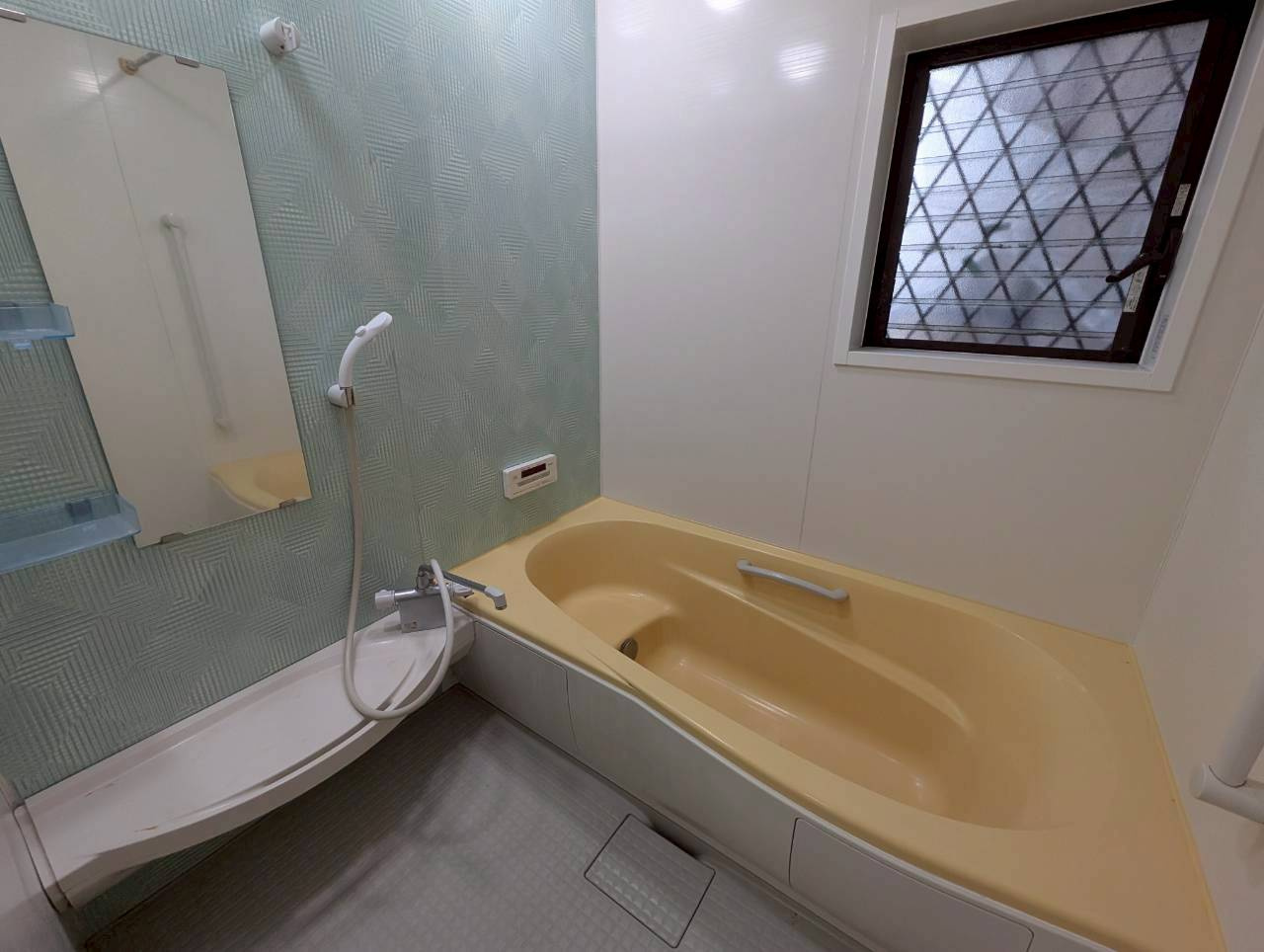 川西市鴬の森戸建の浴室