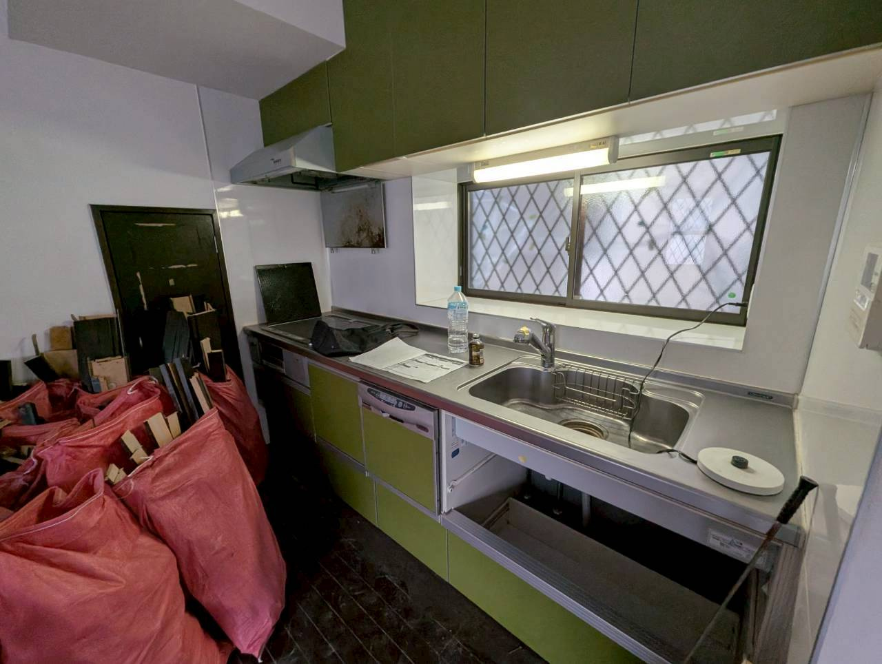 川西市鴬の森戸建のキッチン