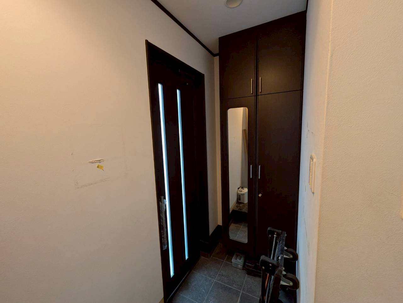 川西市鴬の森戸建の玄関