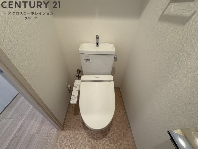 温水洗浄便座付きトイレです☆