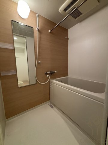 トレヴァンス梅田の浴室