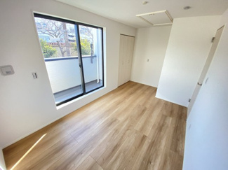 【洋室】 | 小屋裏付　リビング19.4帖　習志野台4　限定1区画 | 施工例　