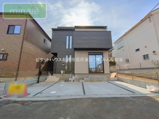 【外観】 | 小屋裏付　リビング19.4帖　習志野台4　限定1区画 | 施工例　
スタイリッシュな外観でゆったりした空間が魅力的です♪