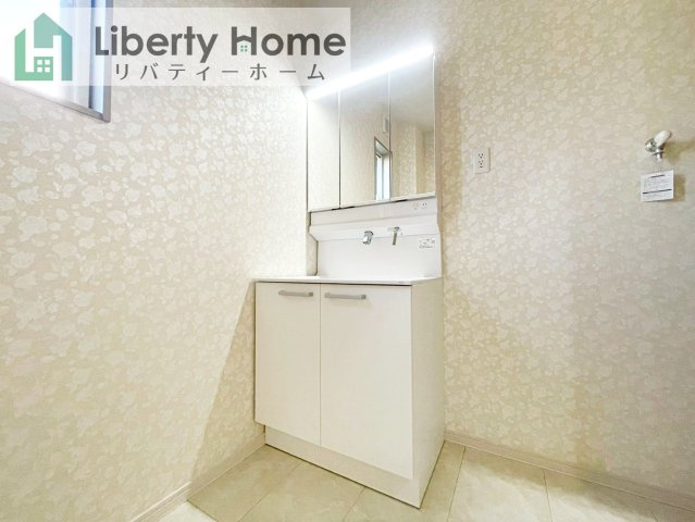 つくばみらい市伊奈東　新築戸建の独立洗面台