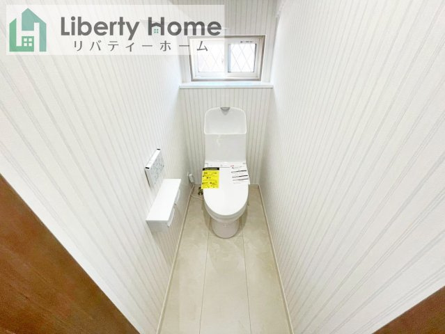 つくばみらい市伊奈東　新築戸建のトイレ