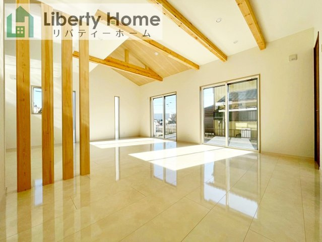 つくばみらい市伊奈東　新築戸建のエントランス