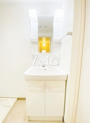 【独立洗面台】 | ヴァンヴェール白金 | 独立洗面台です。