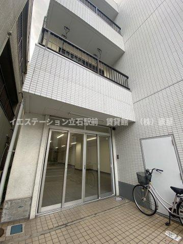 鈴屋ハイツのエントランス